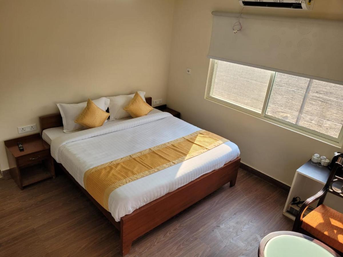 Corbett Veda Inn 兰纳加 外观 照片
